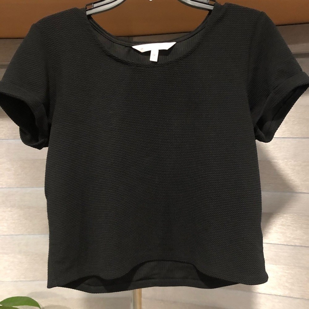 Marilyn Monroe cropped black short sleeve shirt 
- size m